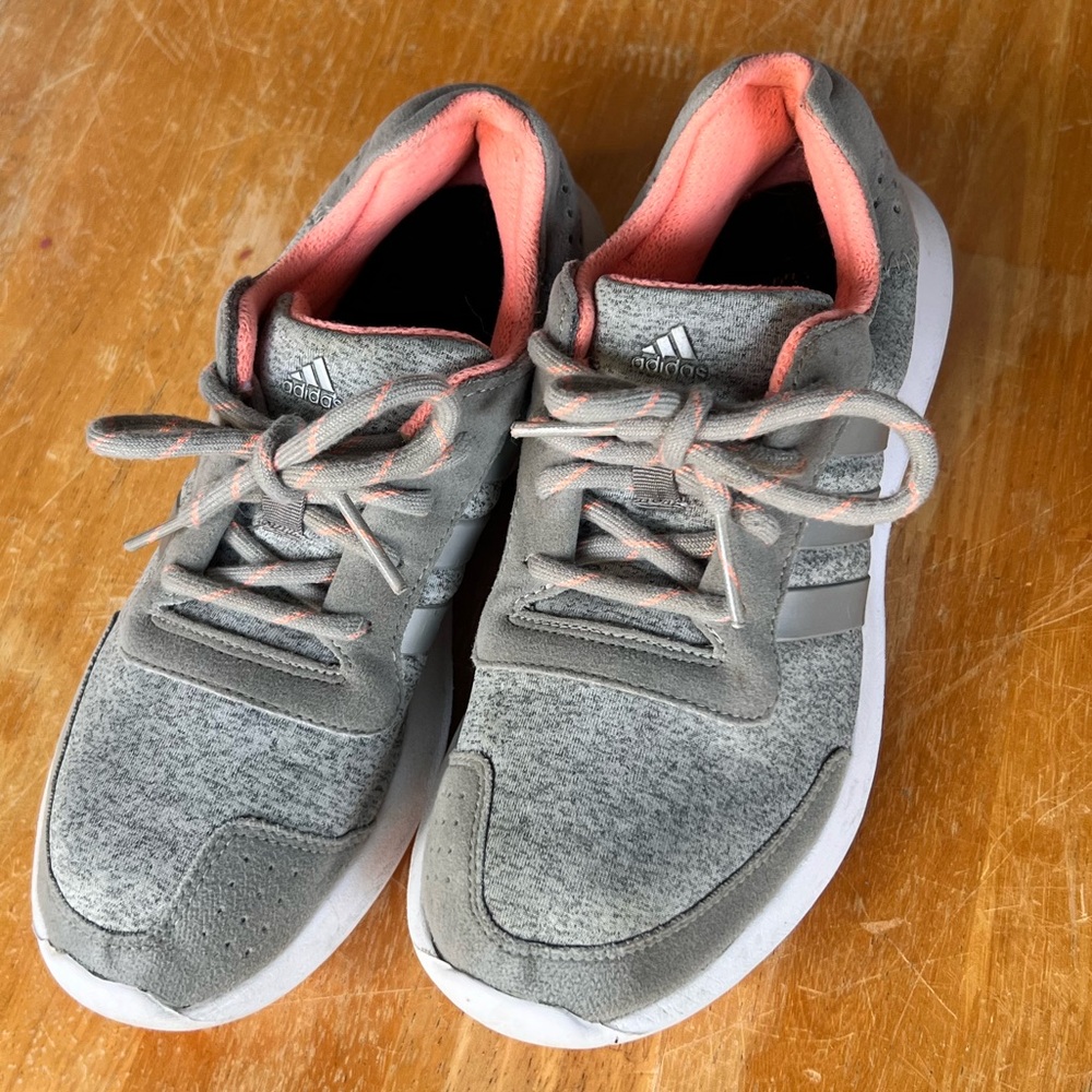 Adidas Athleisure Sneakers Gray Coral Active Comfort W7 - Picture 2 of 6